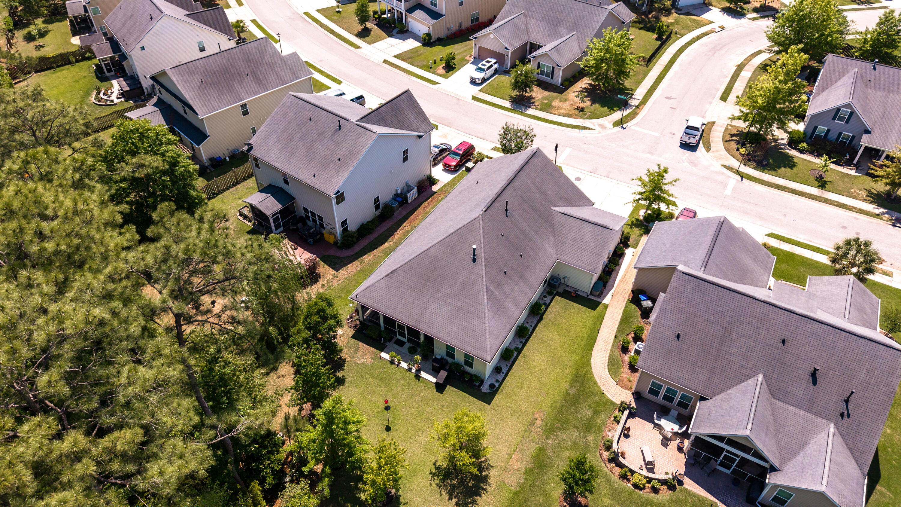 2412 Hummingbird Lane