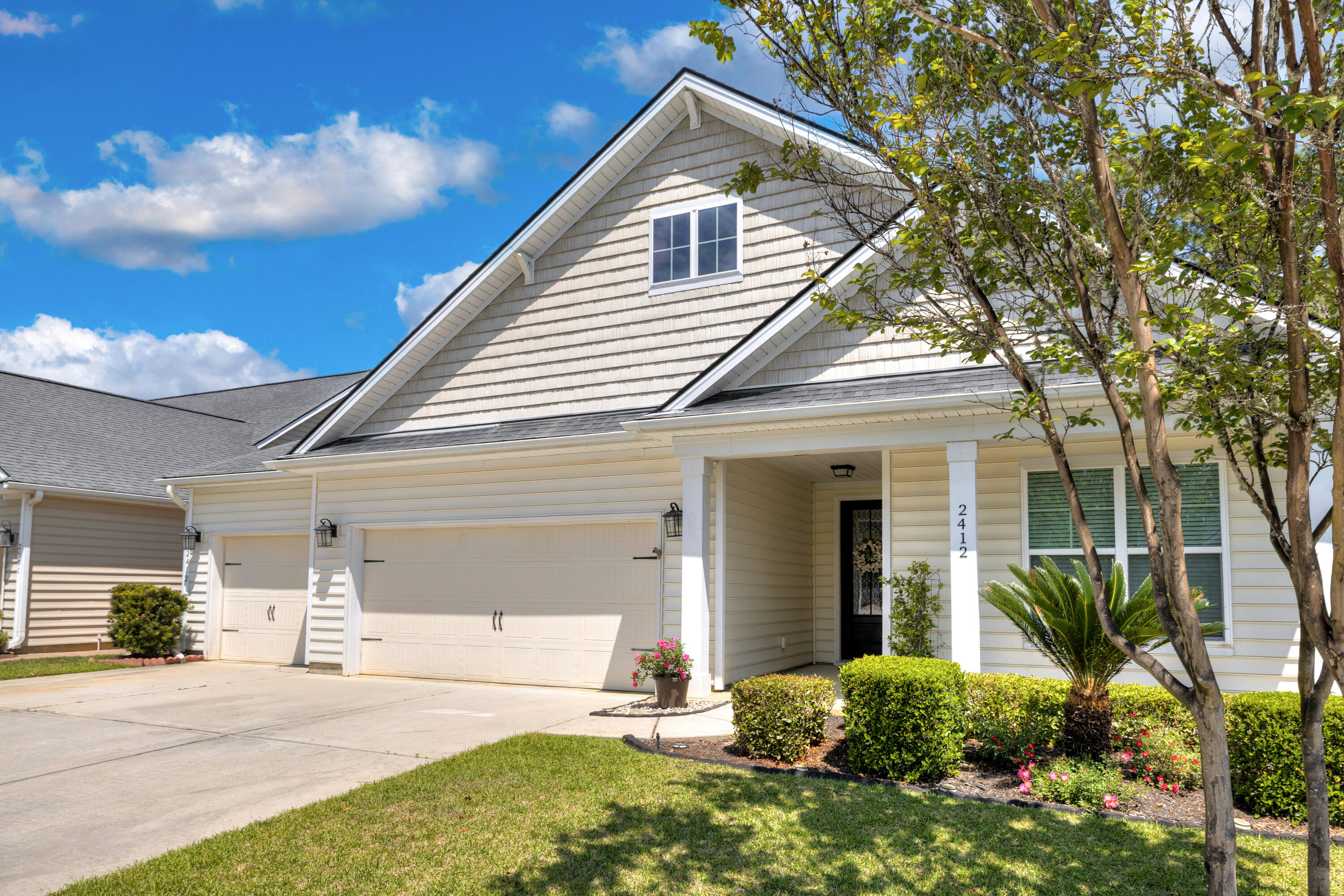 2412 Hummingbird Lane