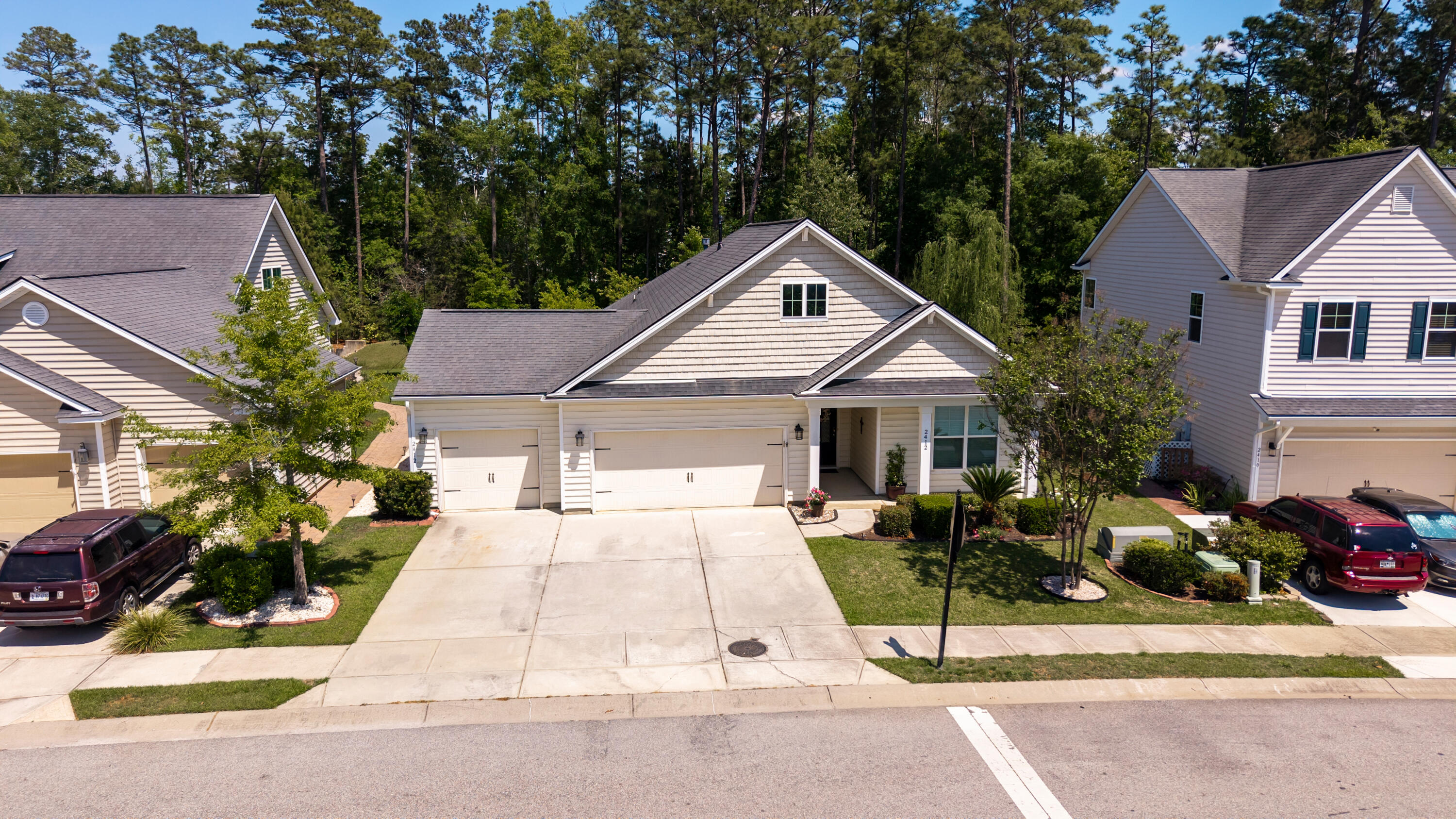 2412 Hummingbird Lane