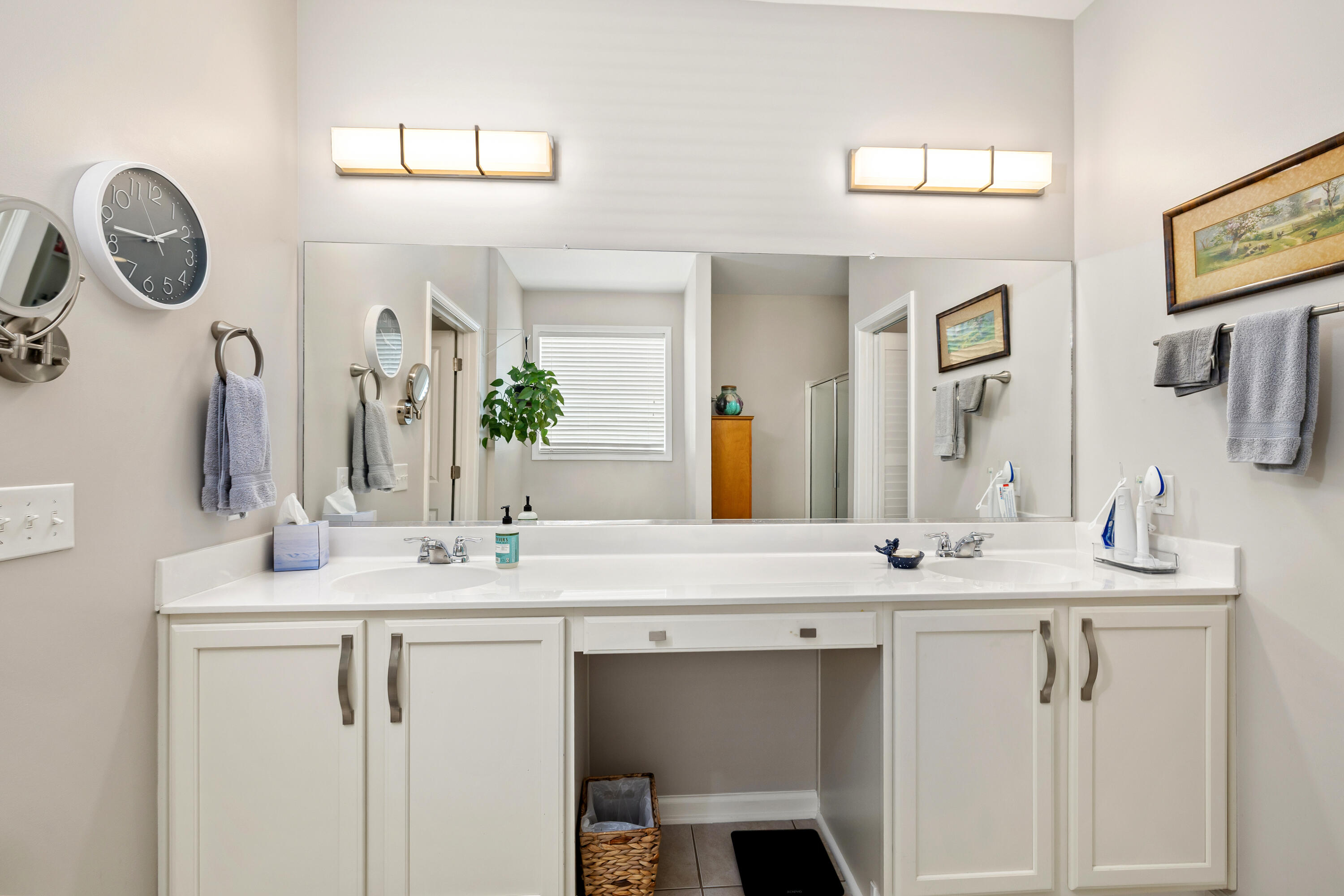 2412 Hummingbird Lane