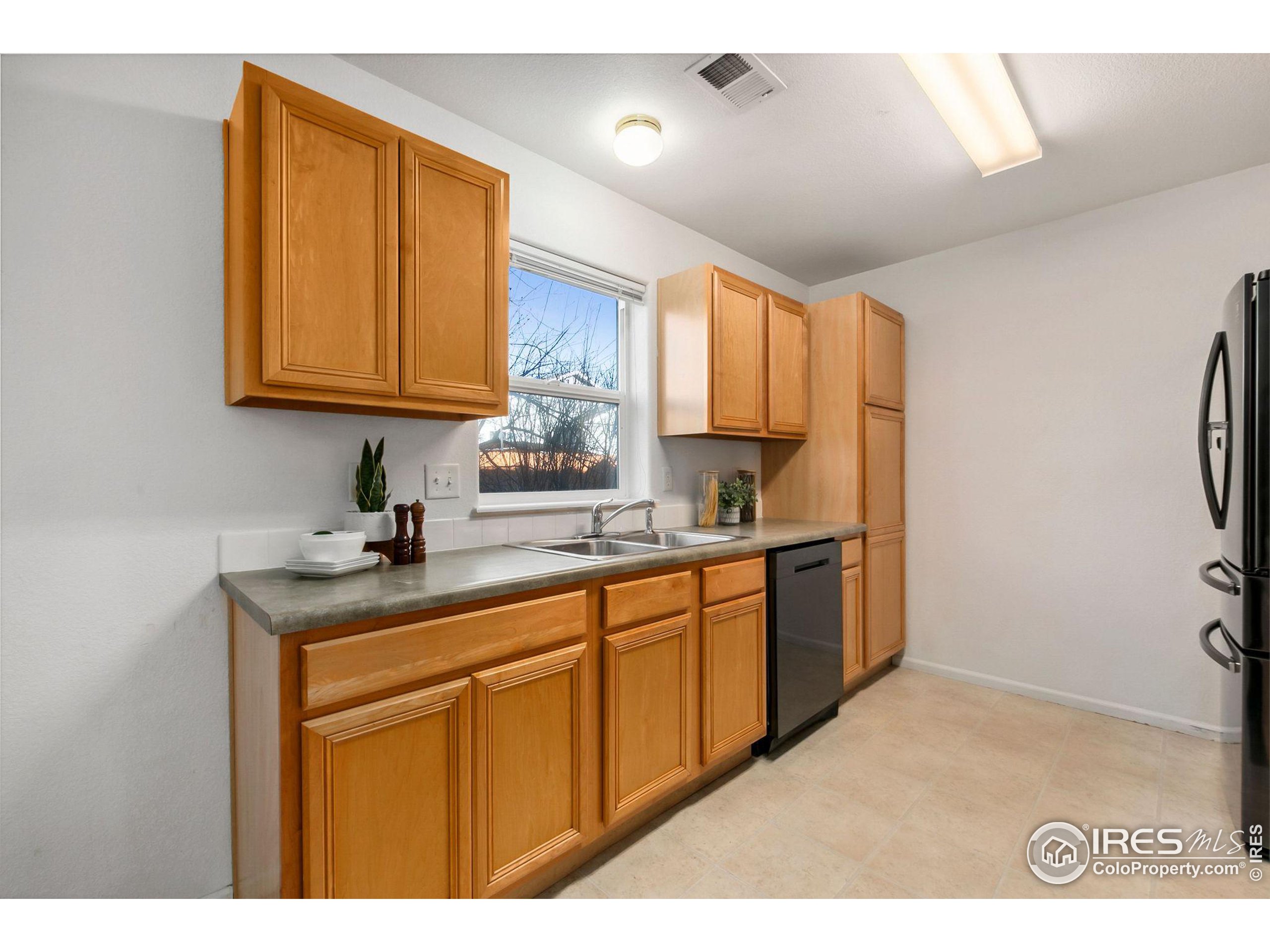 721 Waterglen Dr E-116