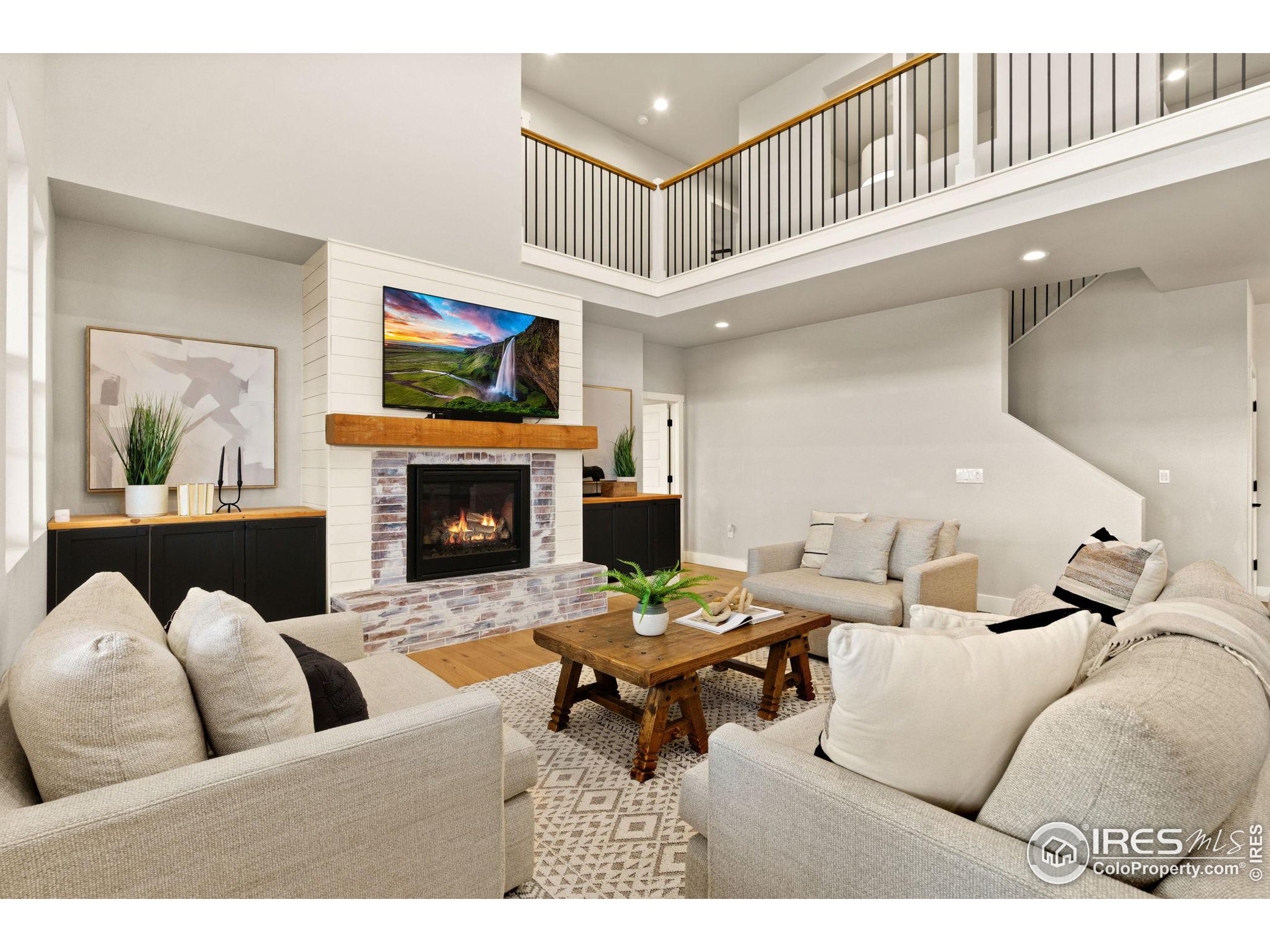39546 Hilltop Cir