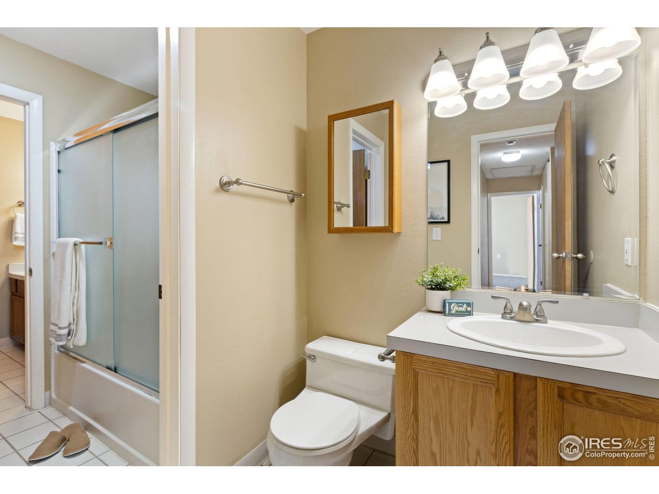 512 E Monroe Dr C338