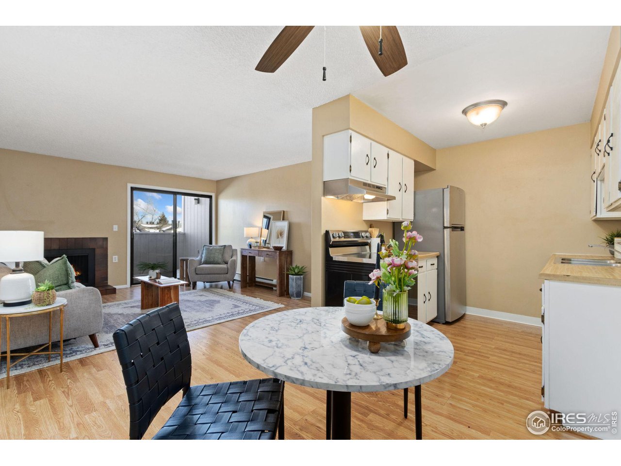 512 E Monroe Dr C338