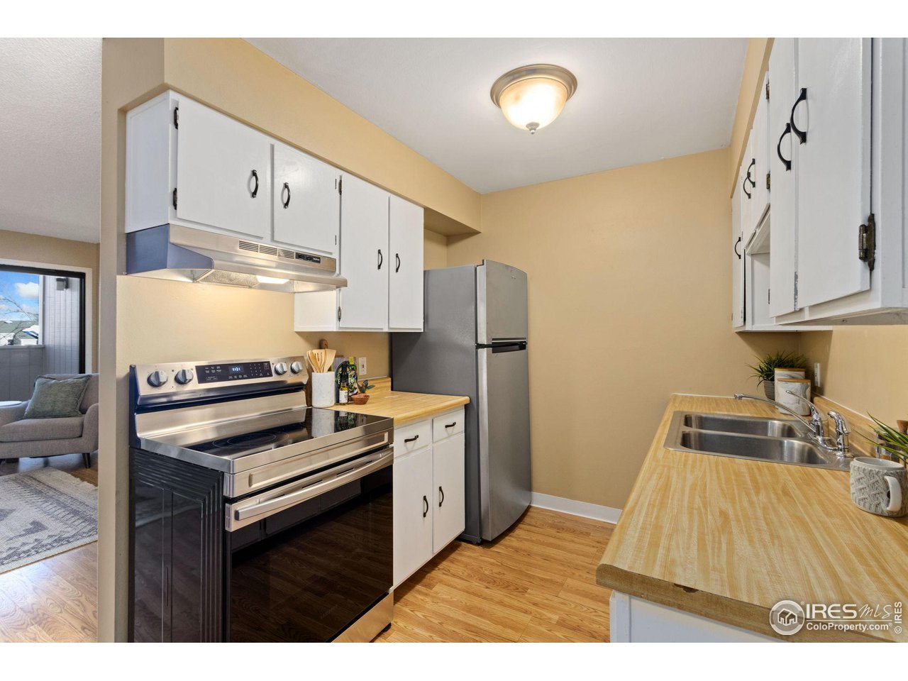 512 E Monroe Dr C338