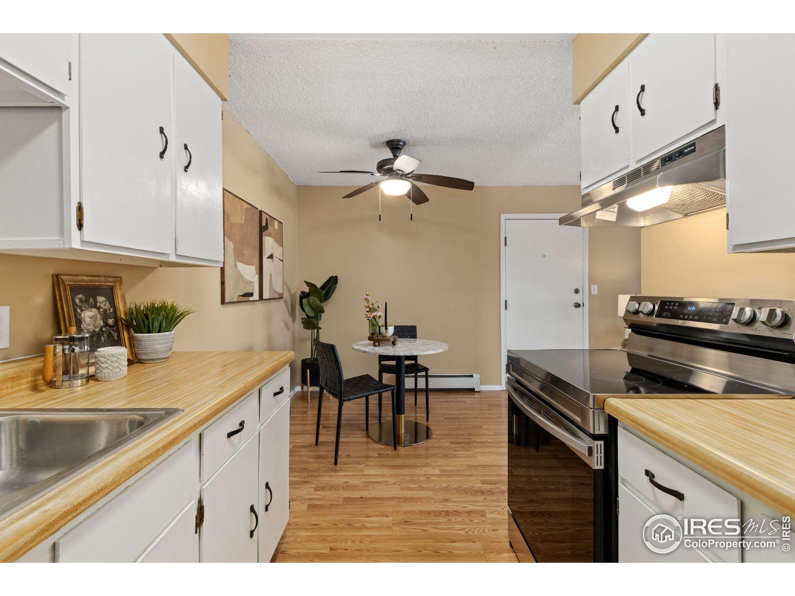 512 E Monroe Dr C338