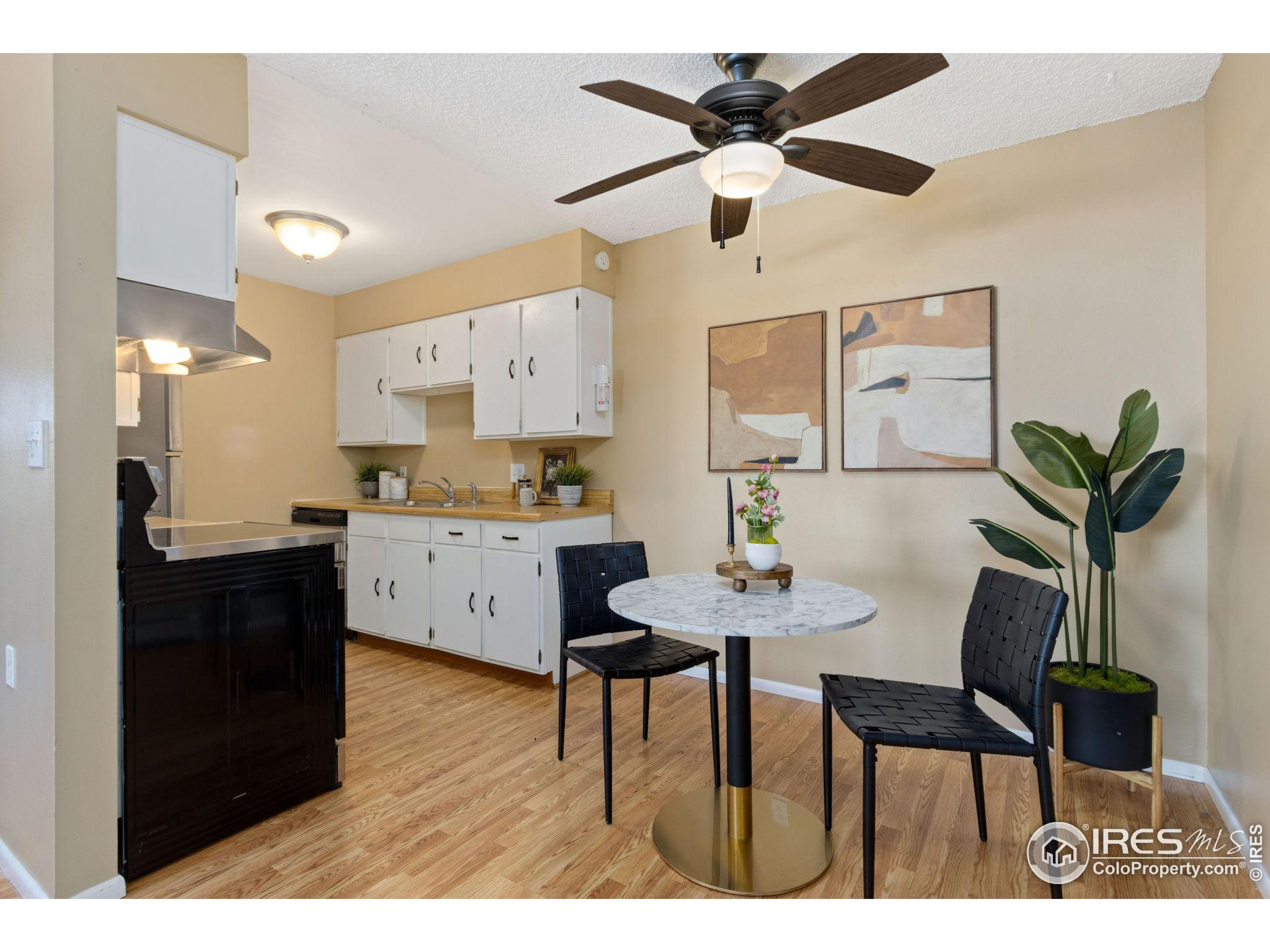 512 E Monroe Dr C338