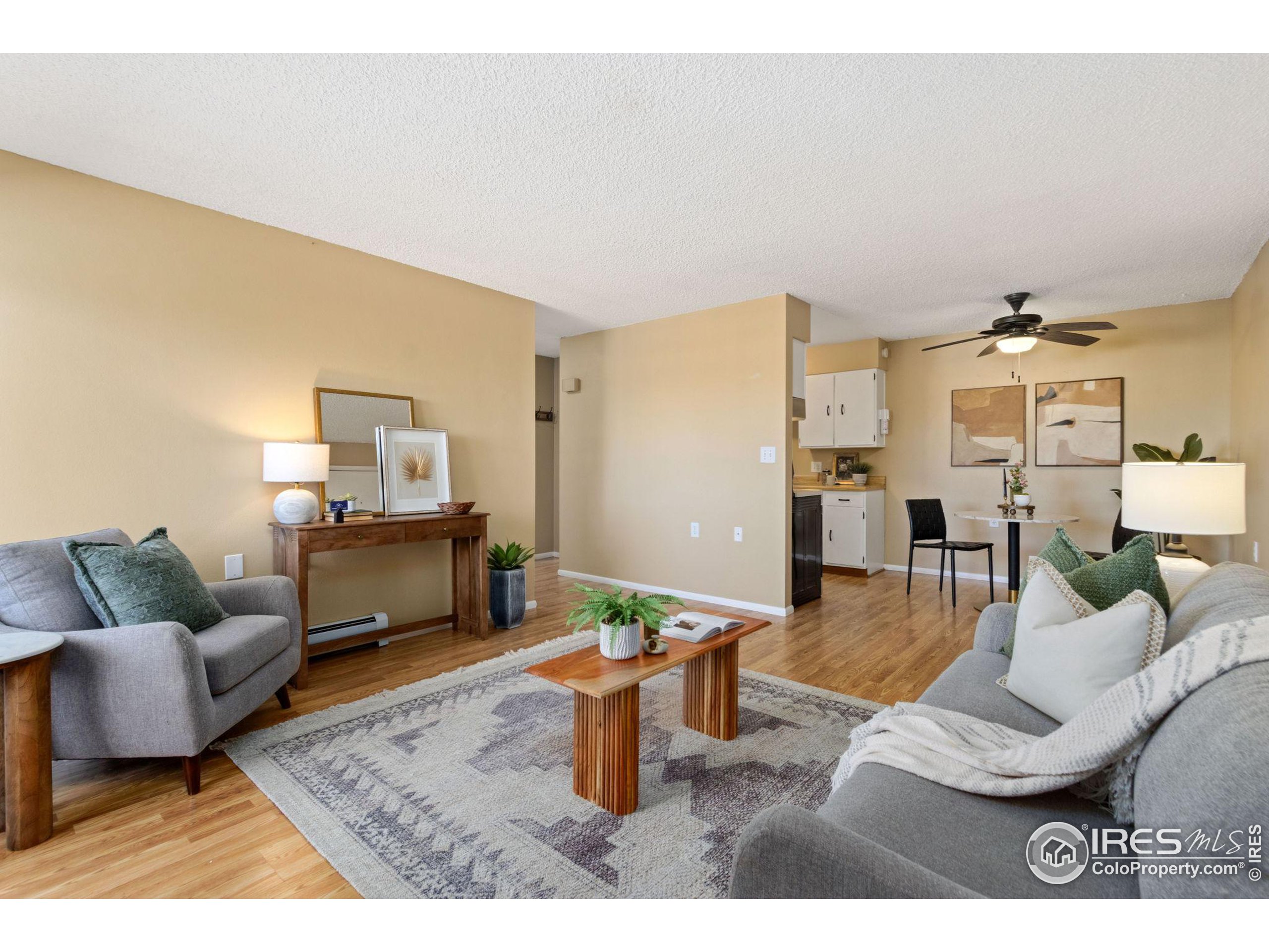 512 E Monroe Dr C338