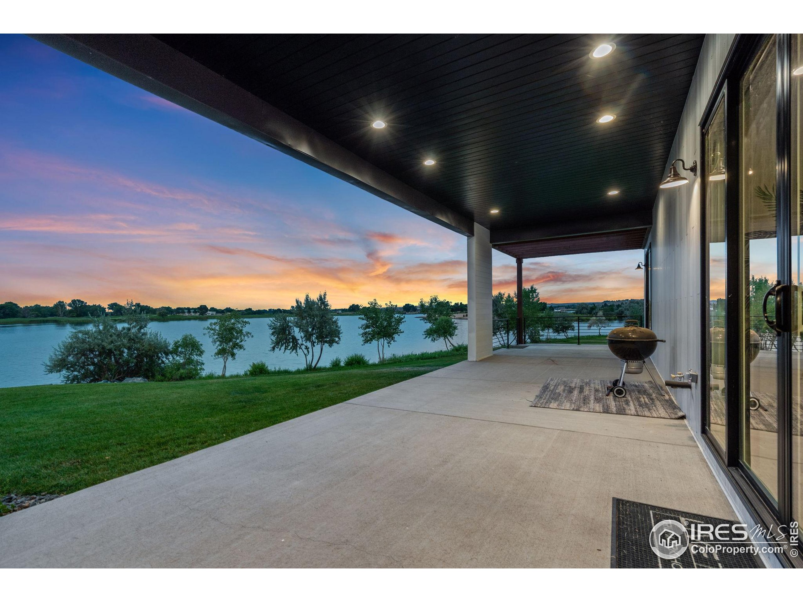 1729 Beachside Dr