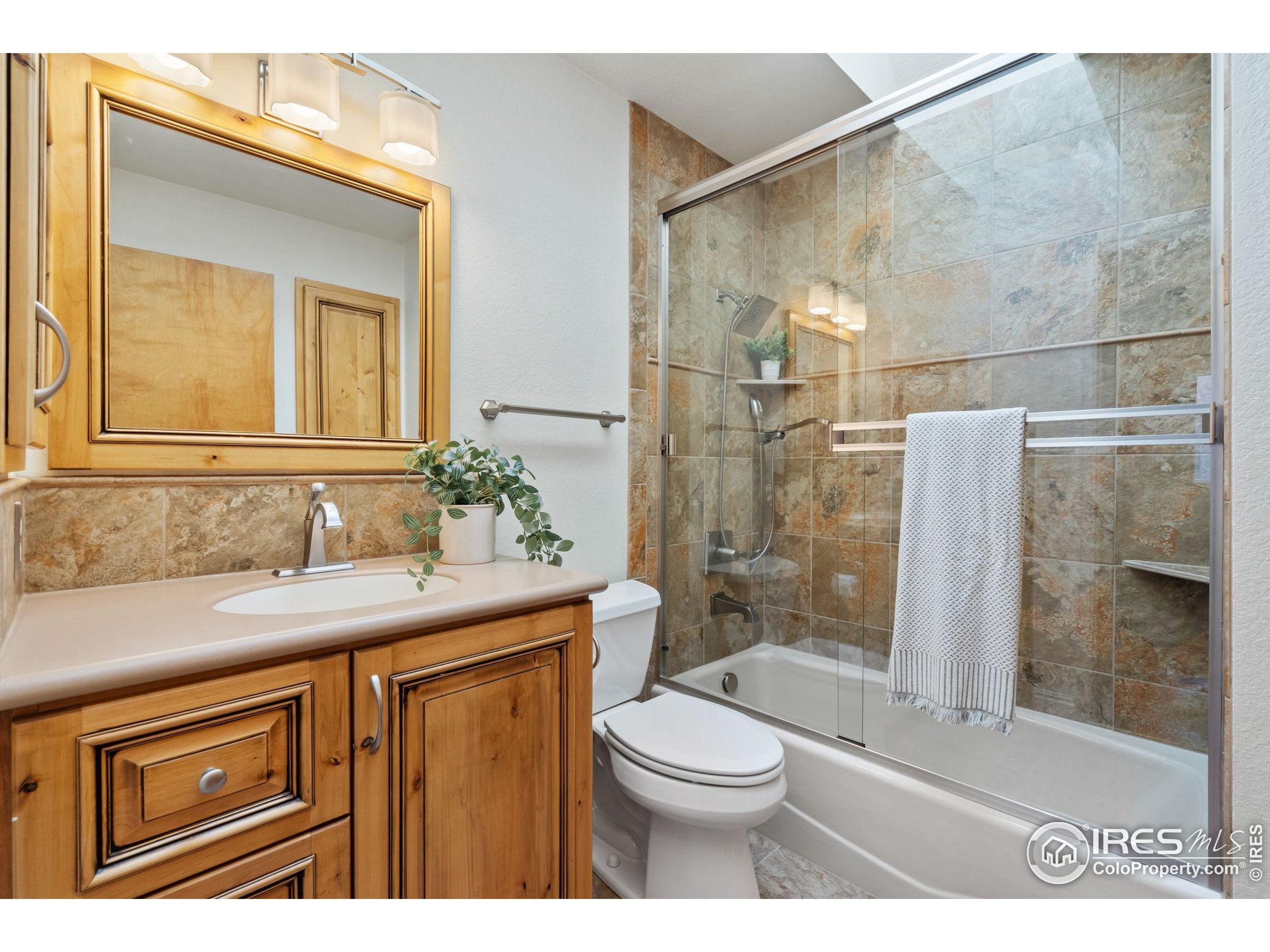 4331 W 16th St Rd