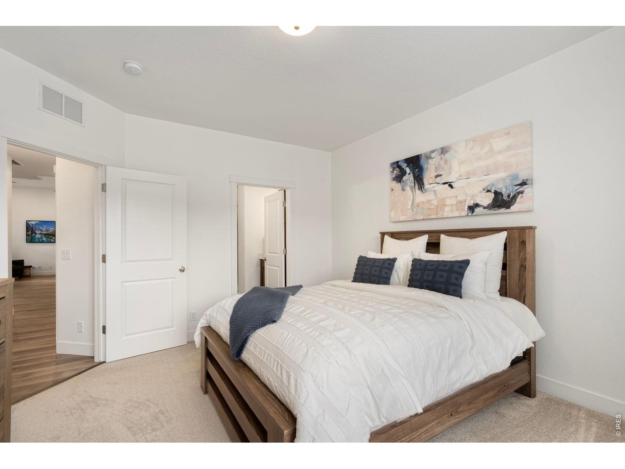 6826 School House Dr 204