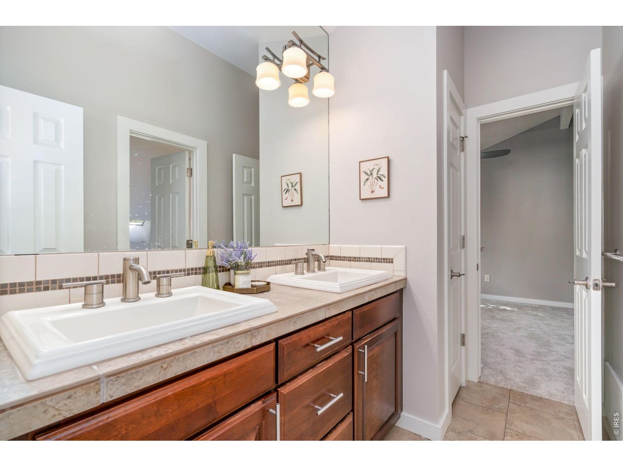706 Sandpiper Pt