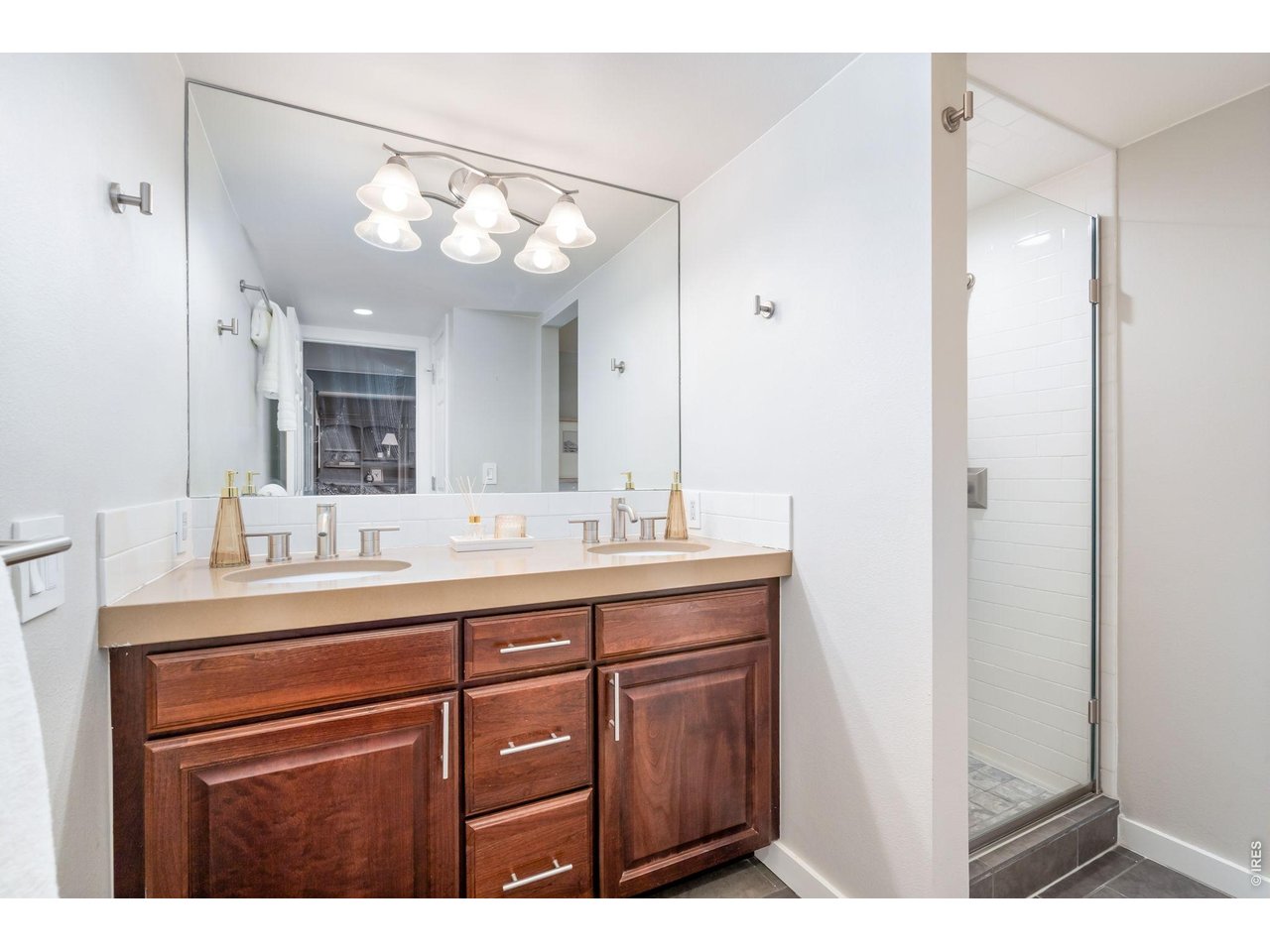 706 Sandpiper Pt