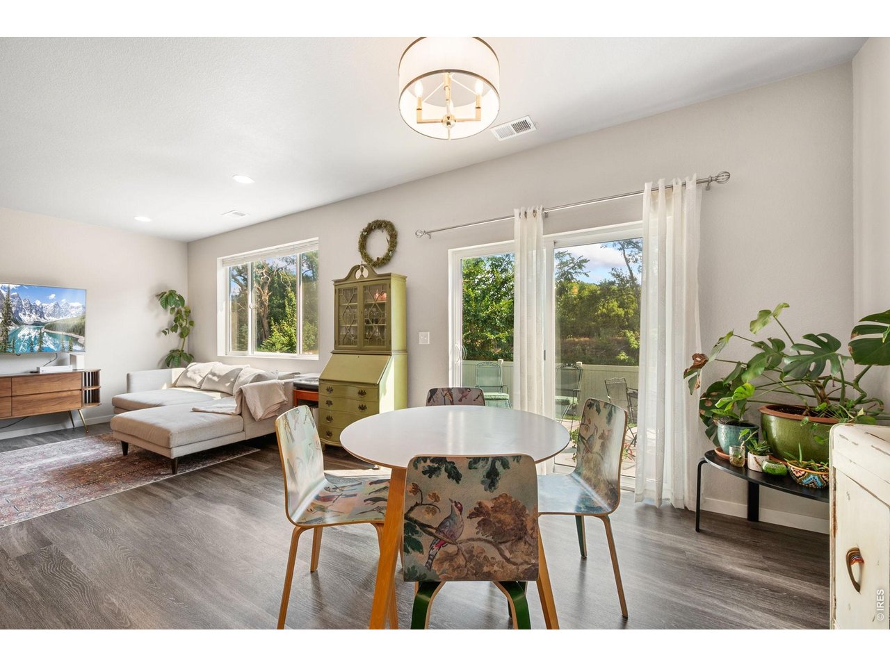 2226 Lager St