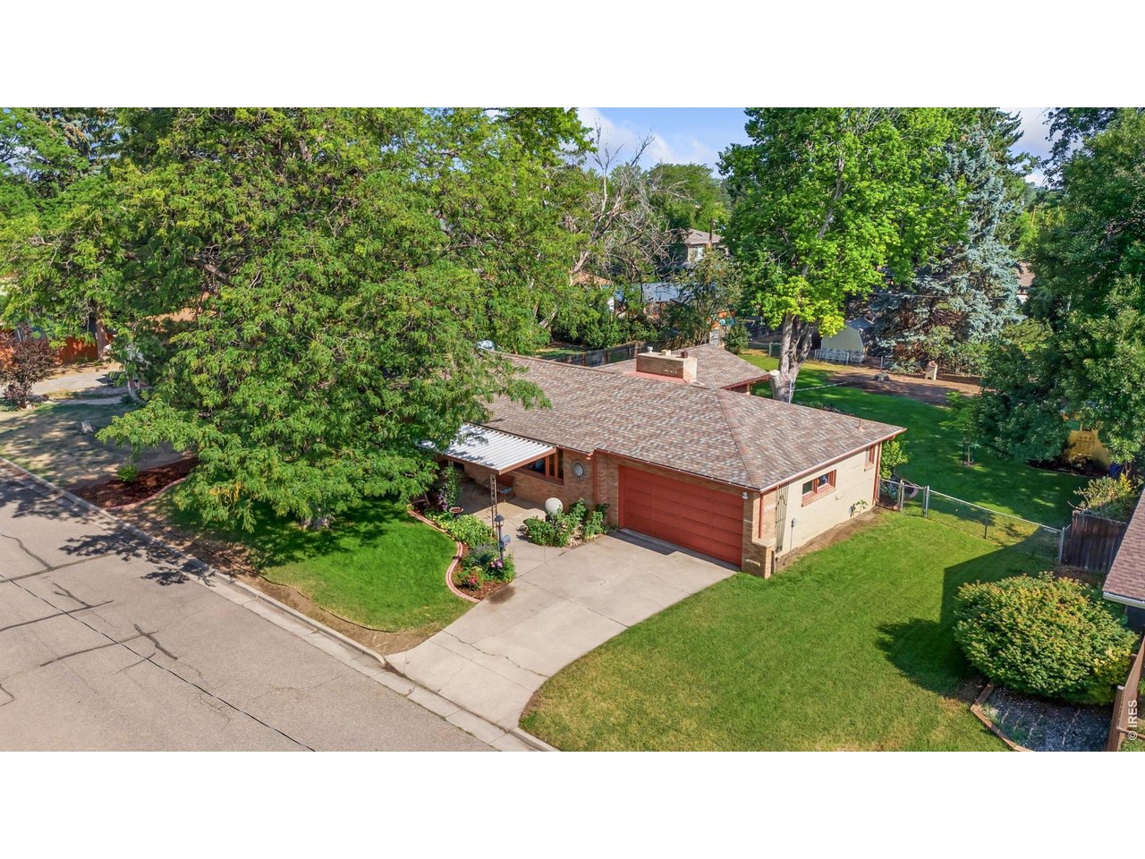 1309 Loch Mount Dr