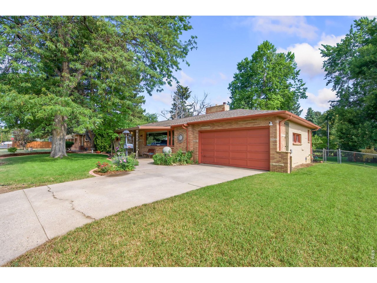 1309 Loch Mount Dr