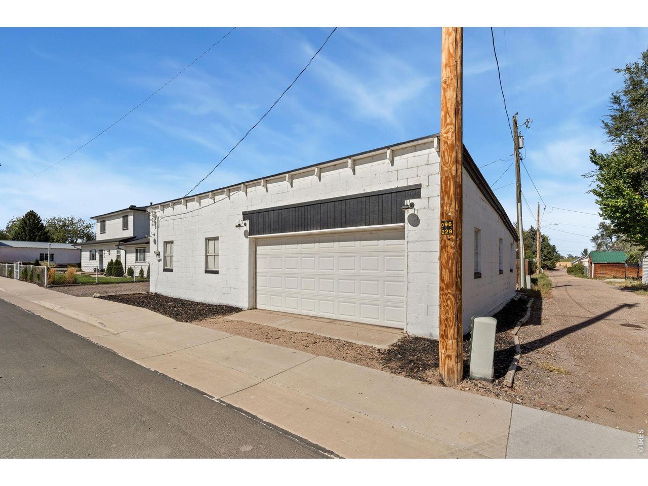 201 E 4th Ave