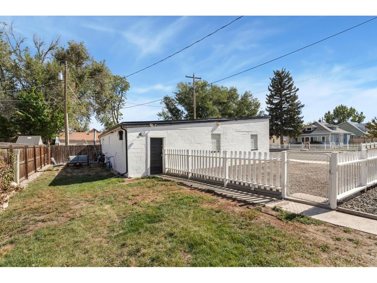 201 E 4th Ave