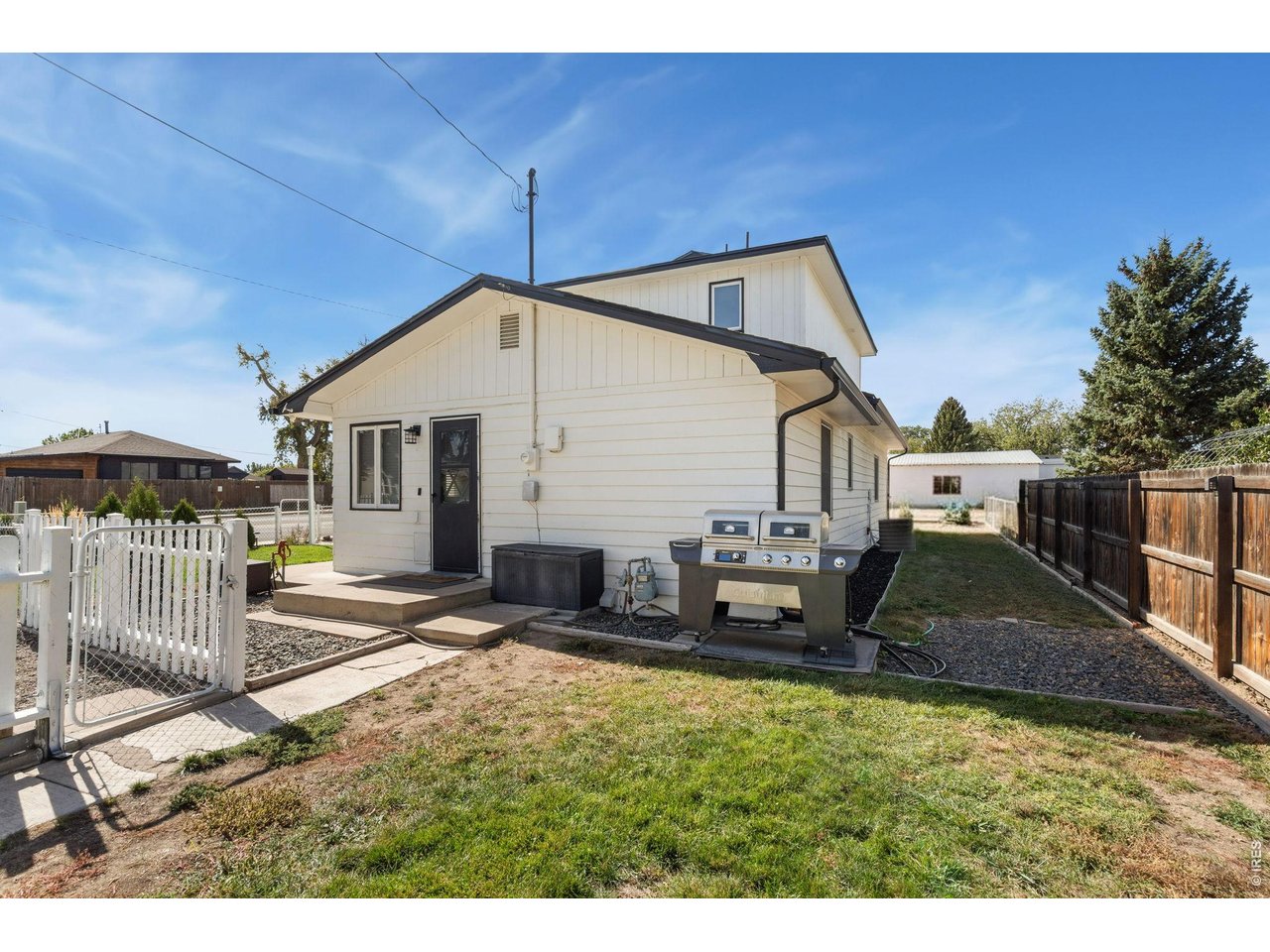 201 E 4th Ave