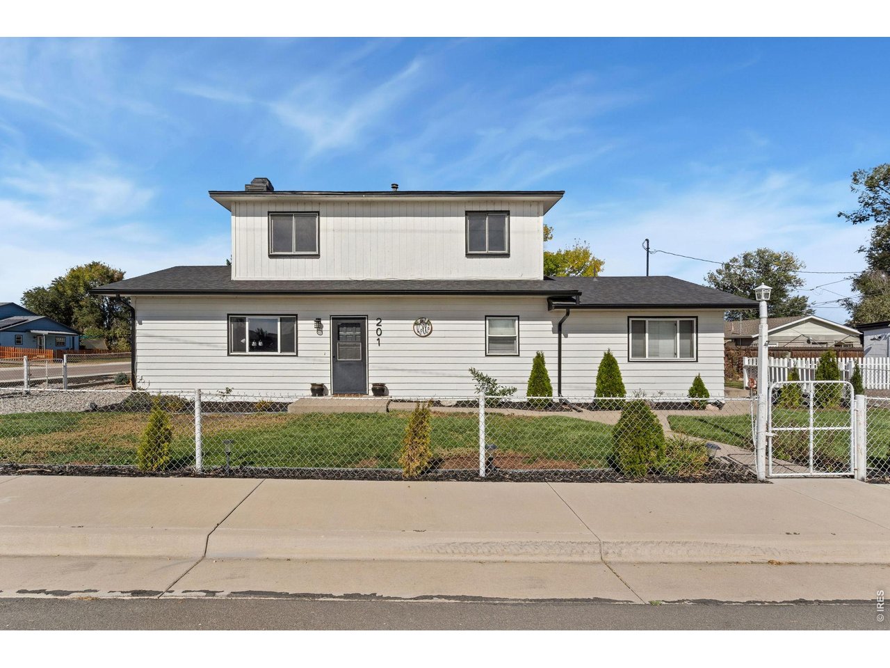 201 E 4th Ave