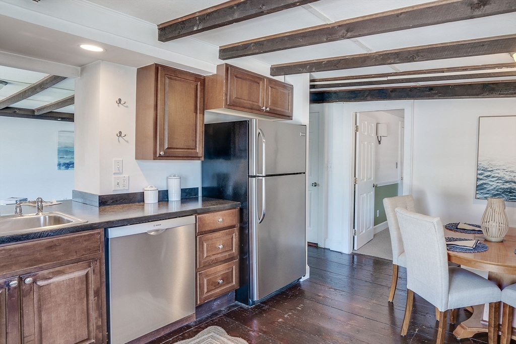 77 Pleasant St # 6