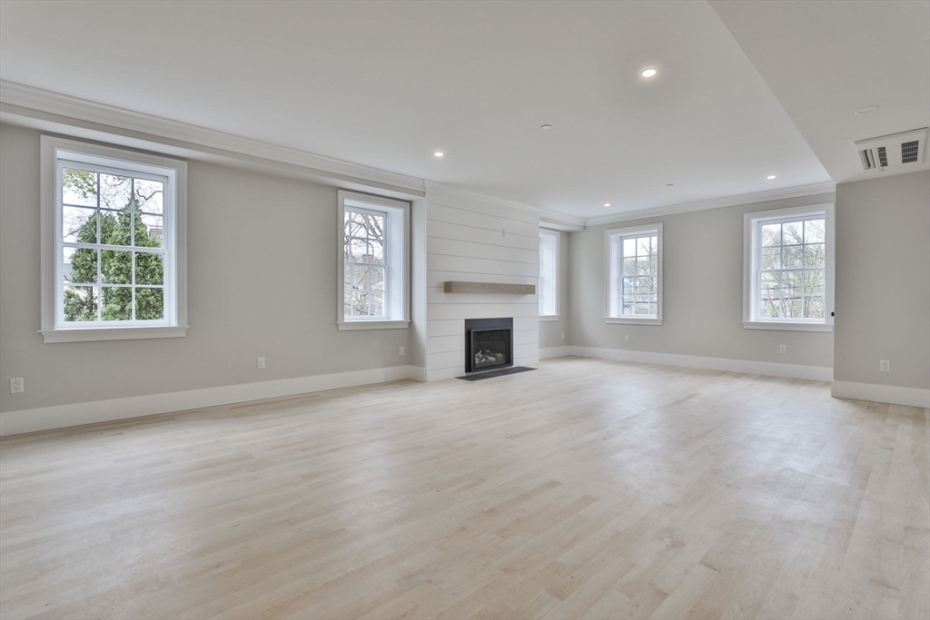 124 High Street # 4