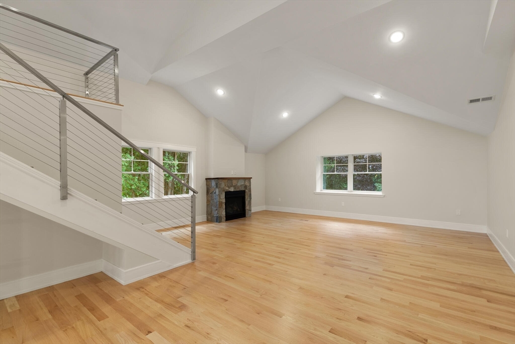 15 Rowley Bridge Rd