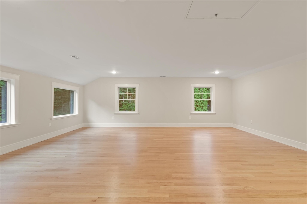 15 Rowley Bridge Rd