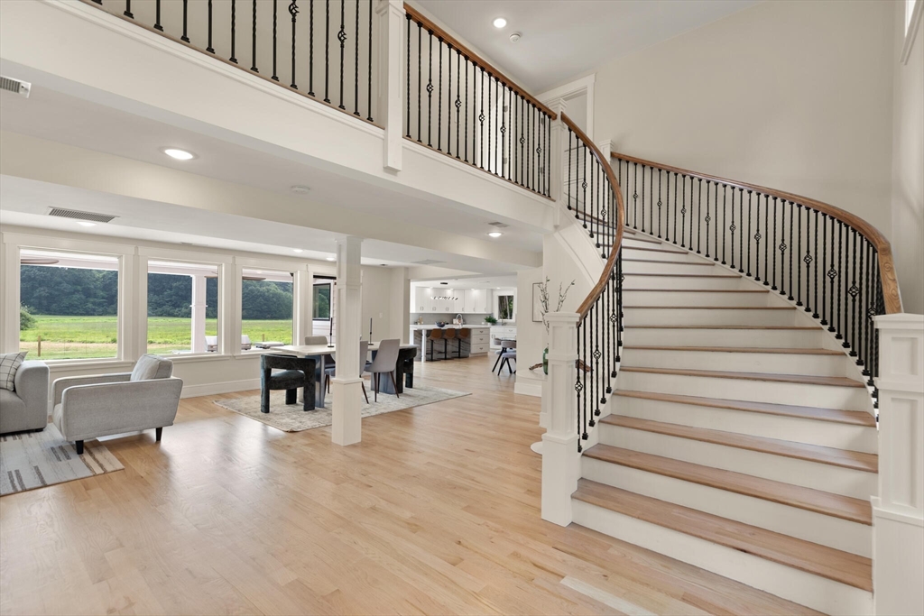 15 Rowley Bridge Rd