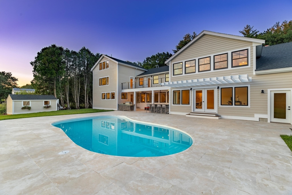 15 Rowley Bridge Rd