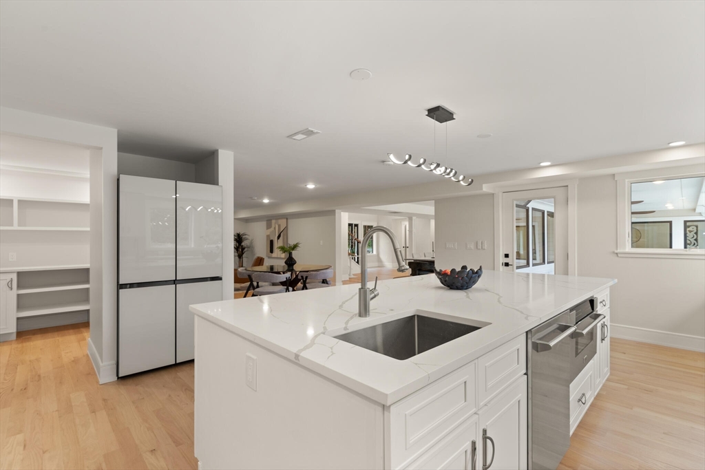 15 Rowley Bridge Rd