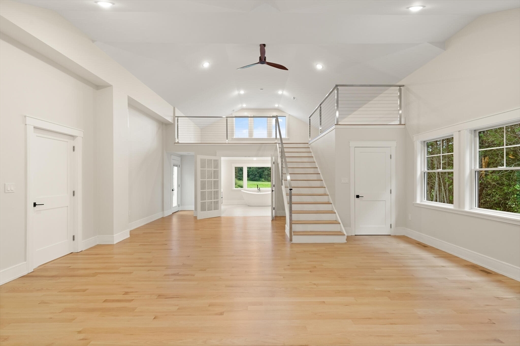 15 Rowley Bridge Rd