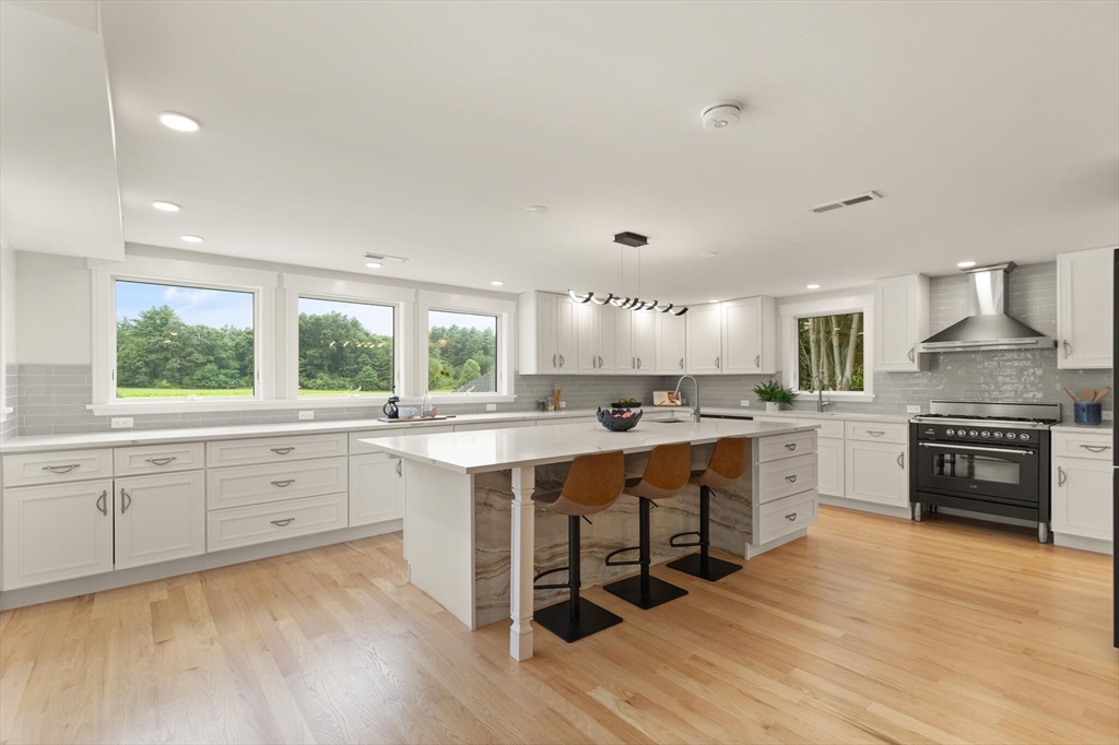 15 Rowley Bridge Rd