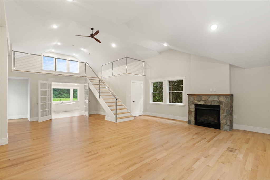 15 Rowley Bridge Rd