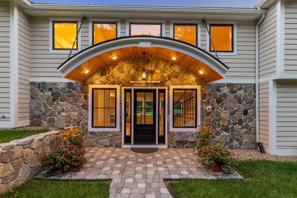 15 Rowley Bridge Rd