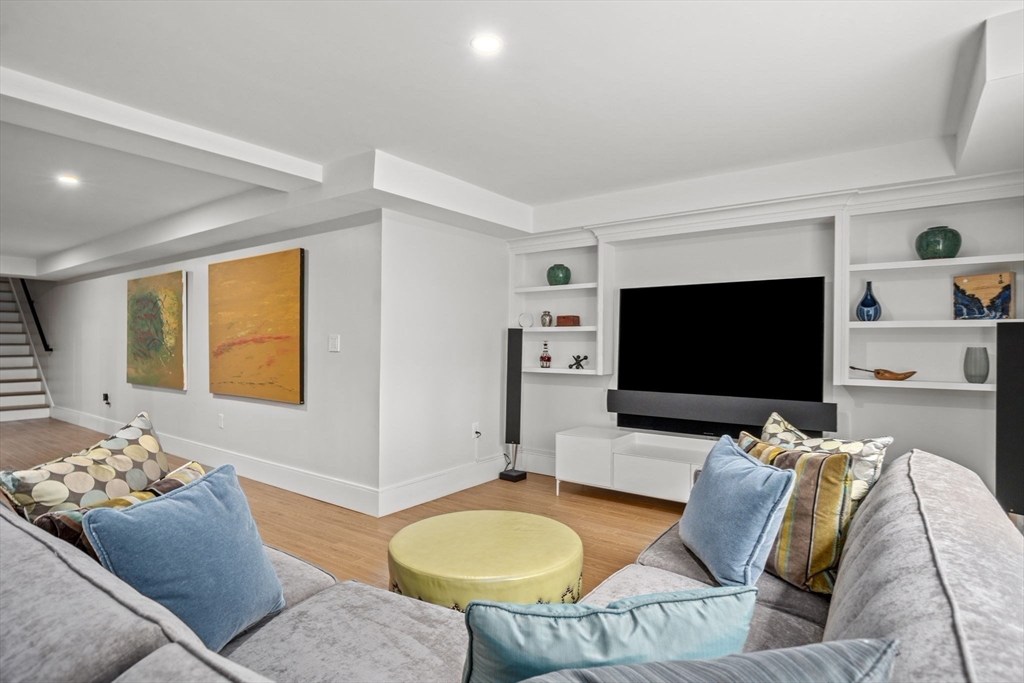 54 Hay Street
