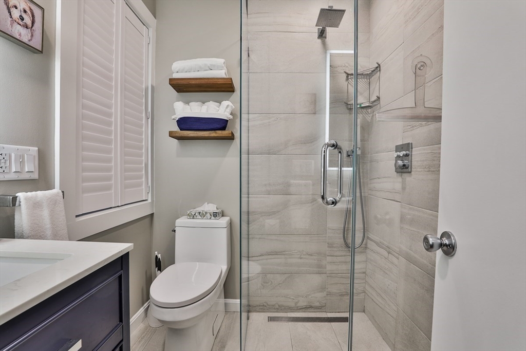 493 Commercial St # 1
