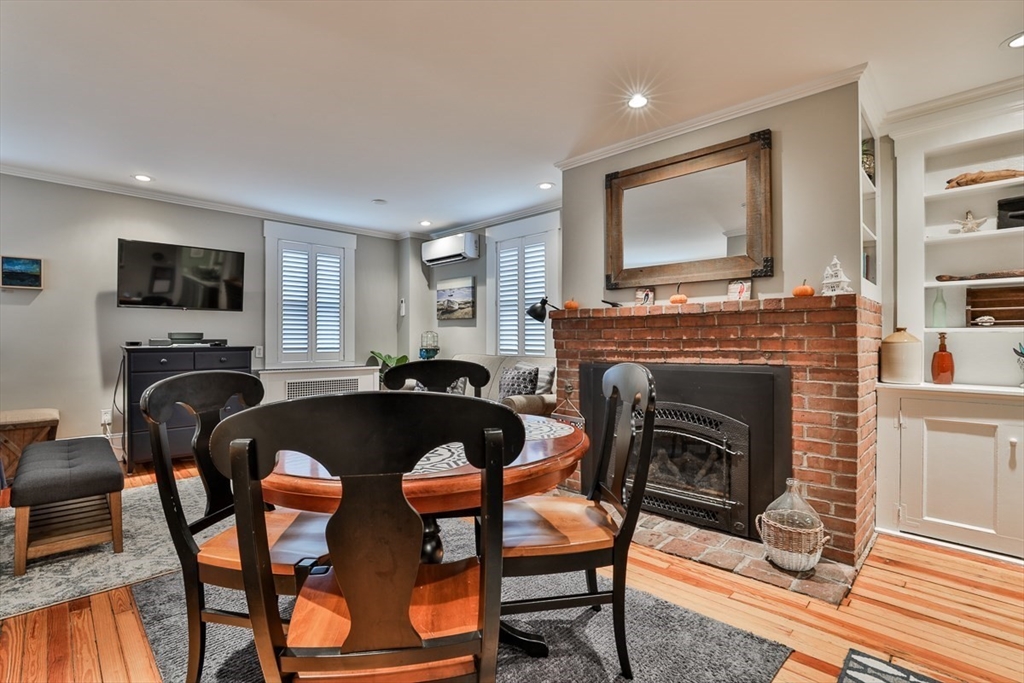 493 Commercial St # 1