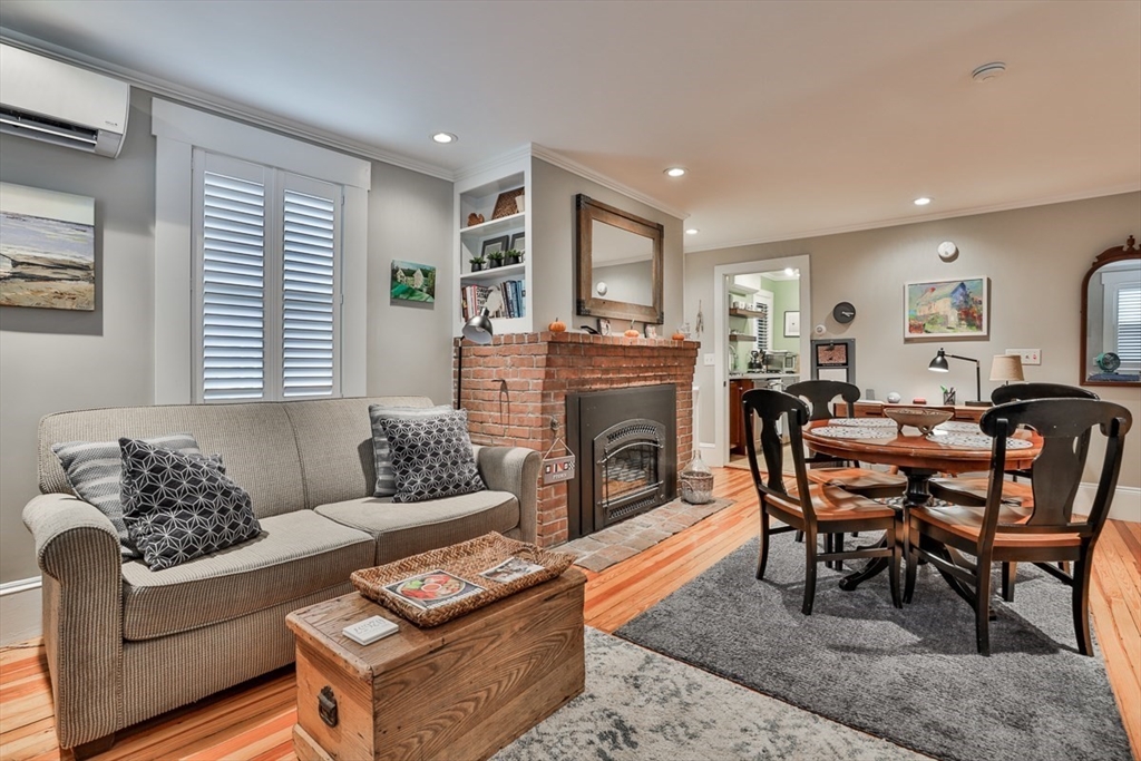 493 Commercial St # 1