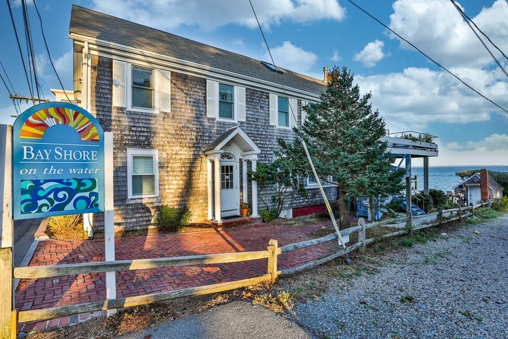493 Commercial St # 1