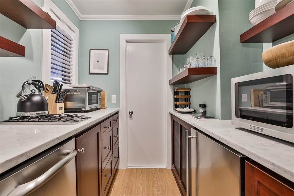 493 Commercial St # 1