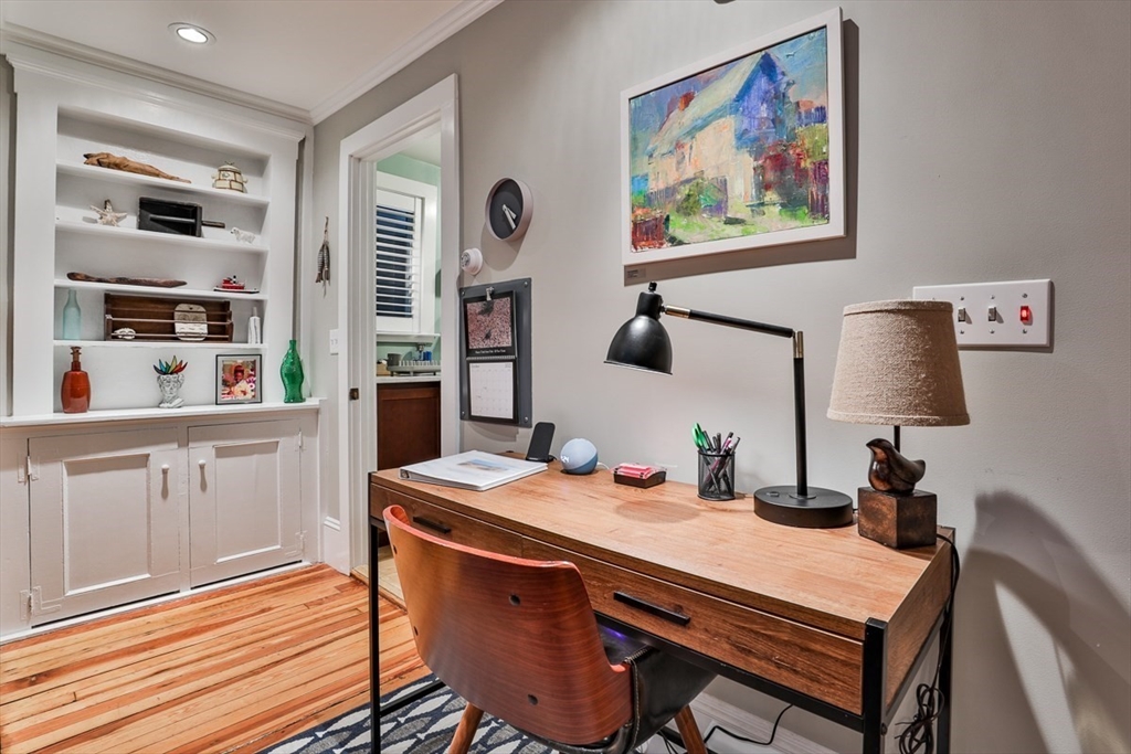 493 Commercial St # 1