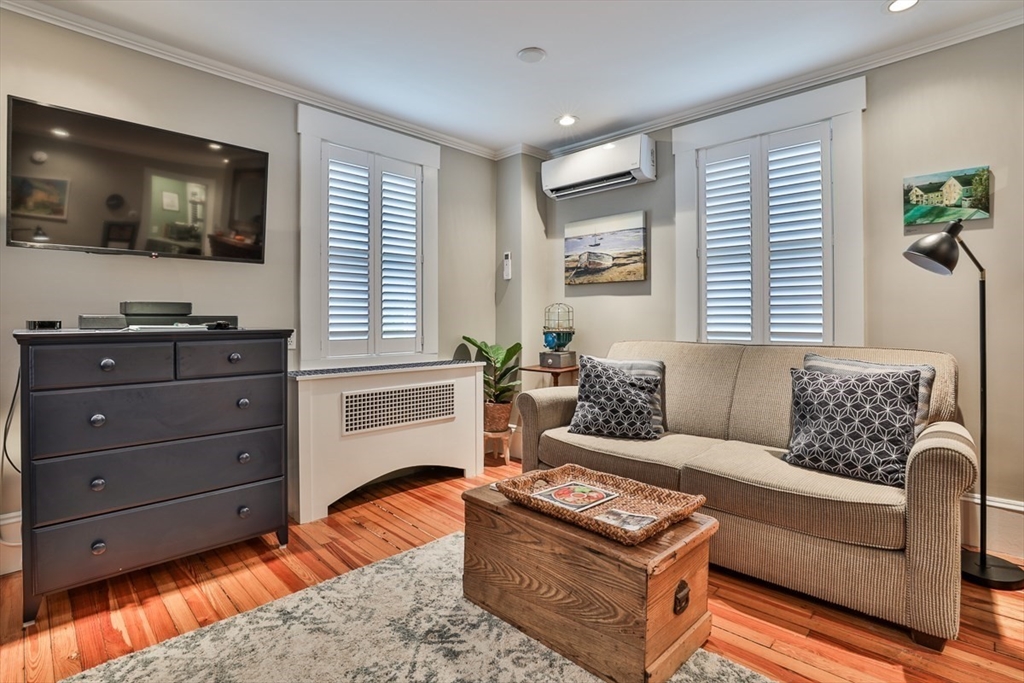493 Commercial St # 1