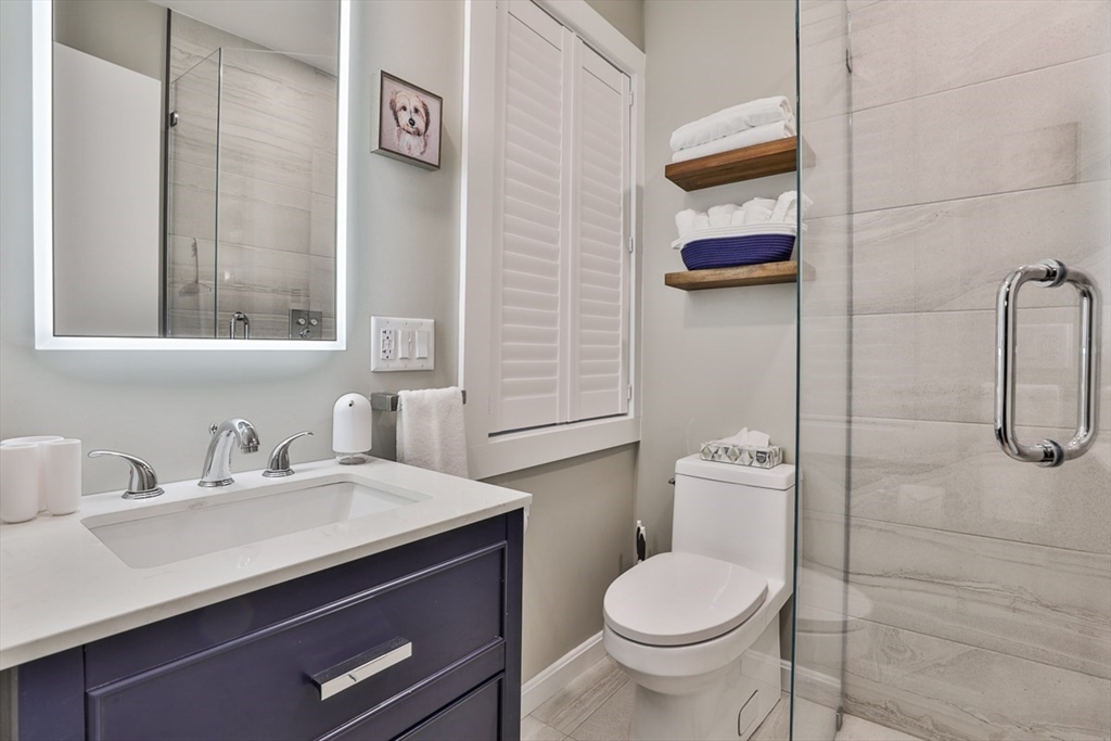 493 Commercial St # 1