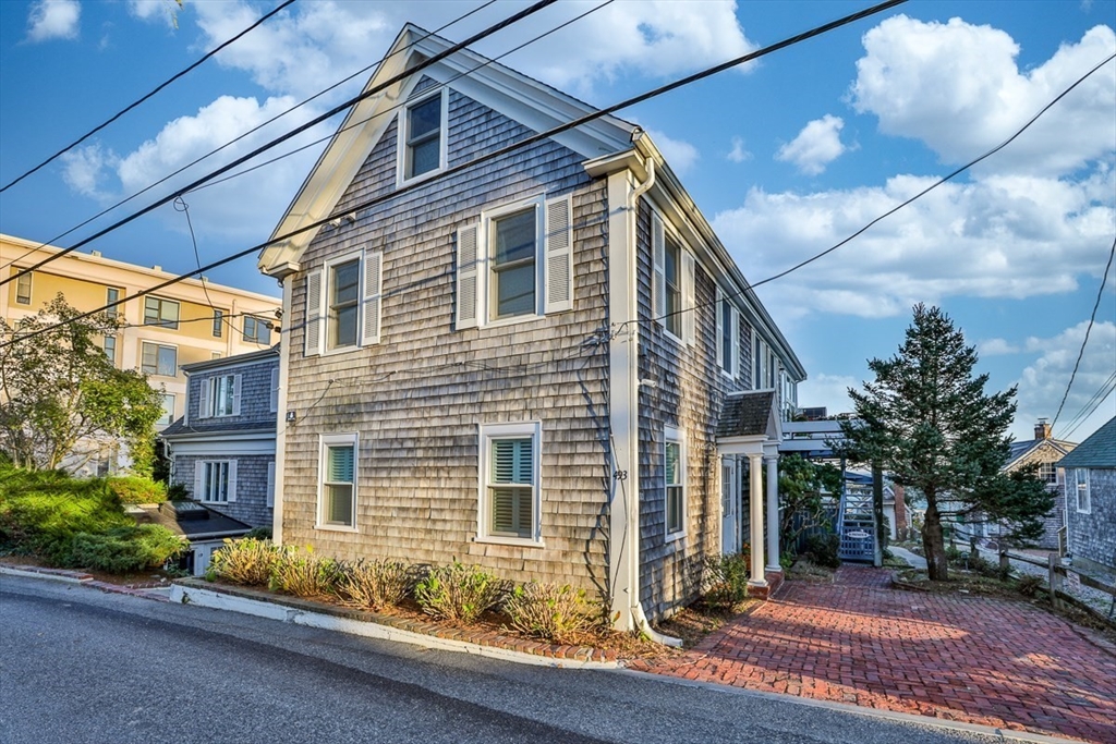 493 Commercial St # 1
