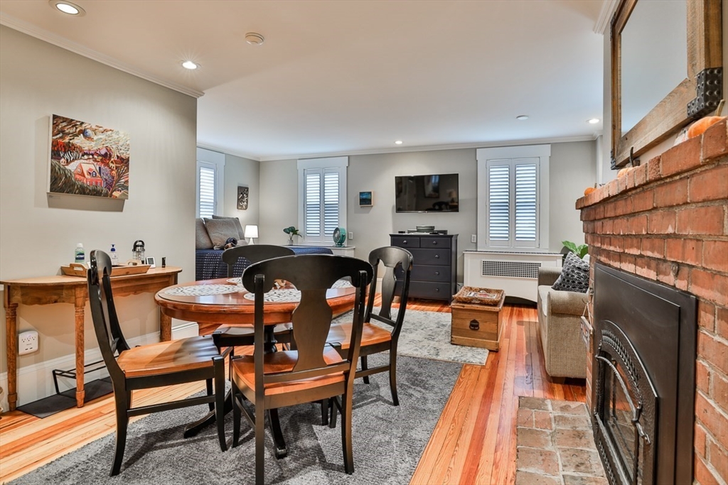 493 Commercial St # 1
