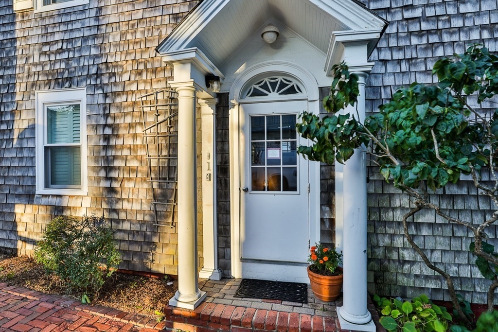 493 Commercial St # 1