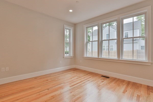 6 Allen Street # B
