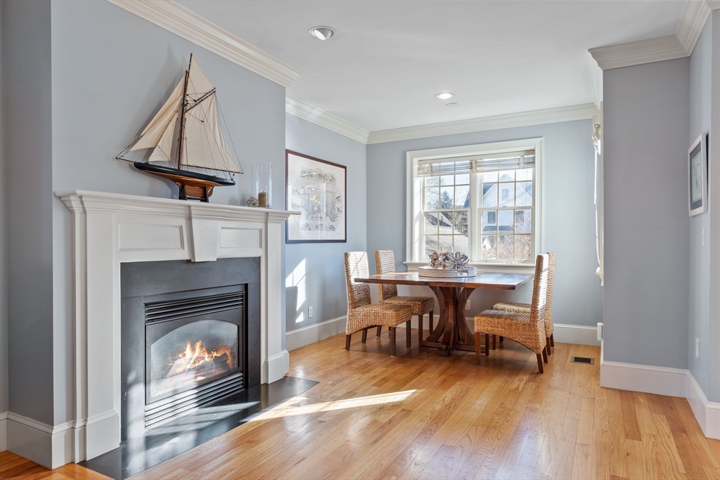 17 Lunt St