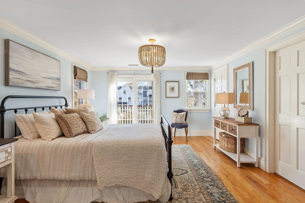 17 Lunt St